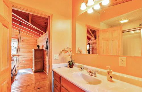 Charming Cabin Rental with a Hot Tub and Fireplace in the Smoky Mountains - Foto 25