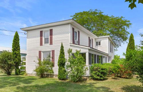 Keuka Wine Trail Vineyard View Farmhouse - Fire Pit & Game Room - Foto 24