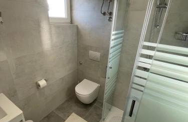 Modern Studio Apartment Iva with Balcony, Free Parking & Wi-Fi, Zadar - Foto 16