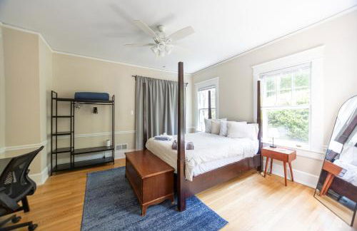 Spacious 2BR in Grand Old Home, Downtown Durham - Photo 54