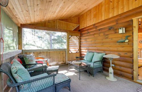 Lakefront Hazelhurst Cabin Dock and Pool Table - Foto 22