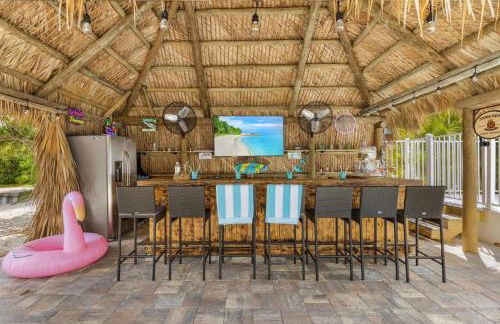 Blue Heron fish, boat, wine, dine, relax, repeat - Foto 1