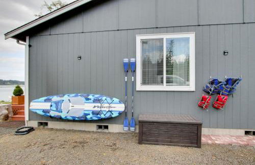 Waterfront Allyn Home with Fire Pit and 2 Kayaks! - Foto 40