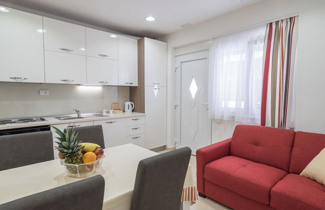 Drop In Split Suites - Photo 11