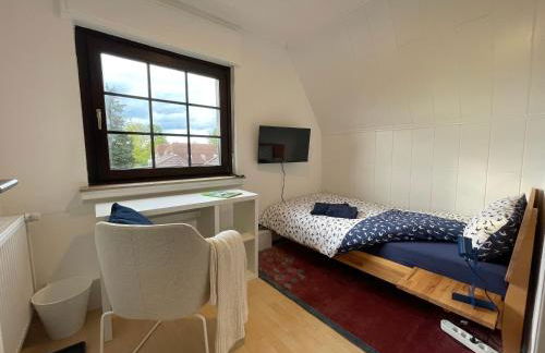 Monteurwohnung Korte, Teams, 4 Einzelzimmer, 2 Doppelzimmer 2024 renoviert, Smart TV, Garten, 3 Bäder - Foto 17