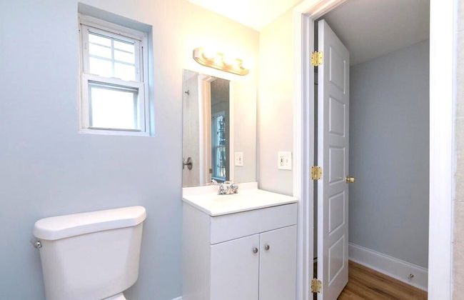 Entire House 1BD King Bed near Downtown - Foto 6