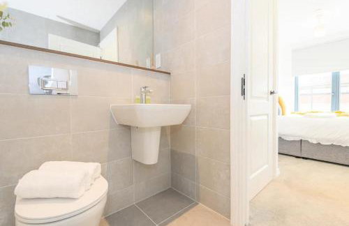 City Centre Deluxe with amazing Garden Terrace - Pass the Keys - Foto 20