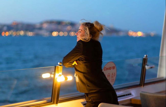 Passeio de barco ao entardecer por Lisboa - Foto 2