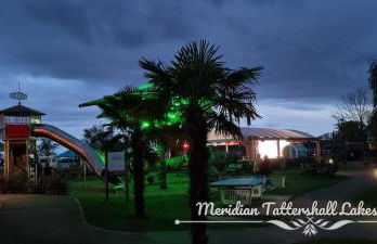 Elite Retreats 4U Lakeside Hot Tub Log Cabin with the fishing peg at Tattershall Lakes Park - Foto 77