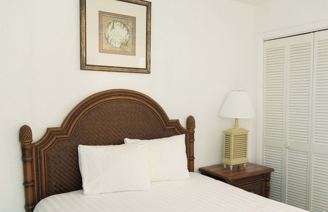 Beach Club at Montego Inn - Photo 4