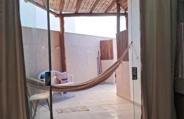 FLAT ENCANTADOR A UM PASSO DA PRAIA - Foto 45