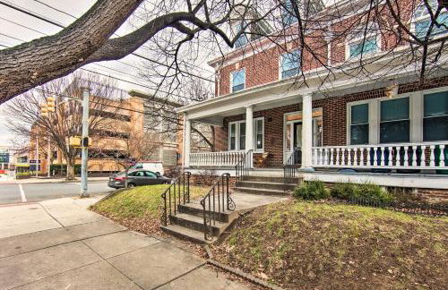 Lancaster Unit with Expansive Covered Porch! - Foto 25