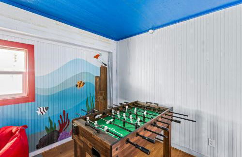 Beachfront Hideaway! Luxury Beachfront, SwimSpa, Game Room, Firepit by Bolivar Vacations - Foto 64