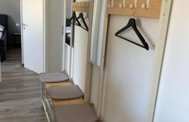 -Fewo Benz- Exklusive Ferienwohnung im Stadtzentrum von Wittenberge Modernes Ambiente, 3 Einzelzimmer für bis zu 6 Gäste - voll ausgestattet mit Waipu-TV und High-Speed-WLAN Bettwäsche und Handtücher inklusive! - Foto 13