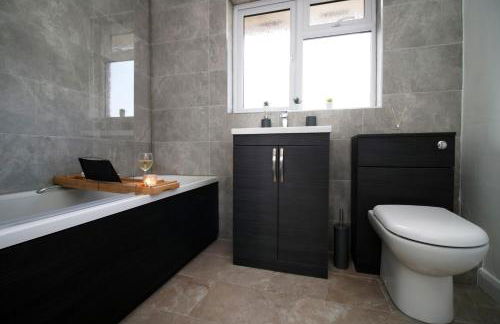 CHANDOS - Spacious Home, High Speed Wi-Fi, Free Parking, Garden - Foto 32