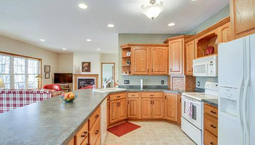 Pelican Rapids Lake House with Water Views and Dock! - Foto 3