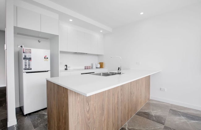 Wow Southport Apartment Near Light Rail Station - Photo 10