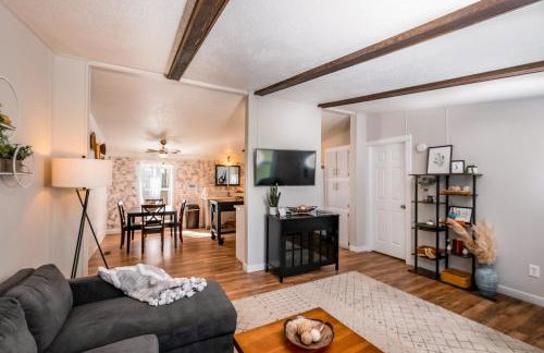 Renovated Bungalow Getaway - Foto 10