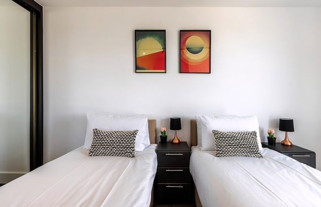 Sky-High Studio with Stunning Views - Foto 23