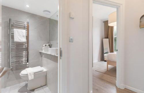 Clapham South Surprise - Photo 6