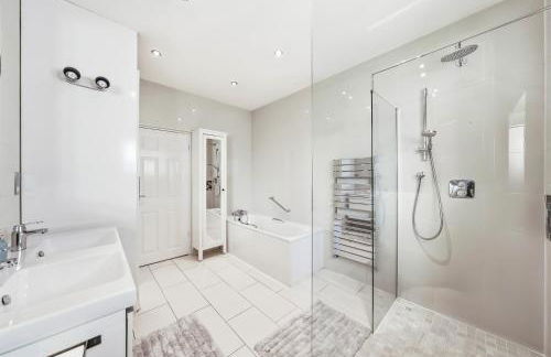 Nancy's 3 bedroom house near Heathrow Airport - Foto 42