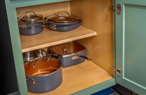 Chic Oasis 2 miles from DT - Pool table - B-Dashy - Foto 39