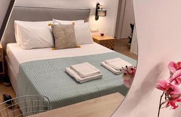 Marine's luxury home - Photo 13