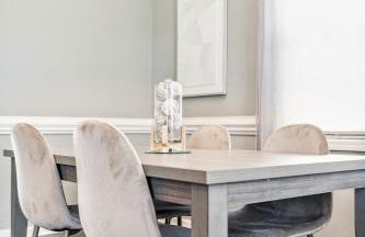 Family-Friendly 4BR Home with BBQ & Free Parking - Foto 8