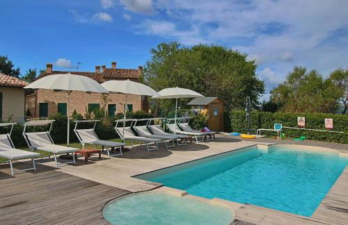 Cottage in Montelabbate with Pool & Forest - Foto 27