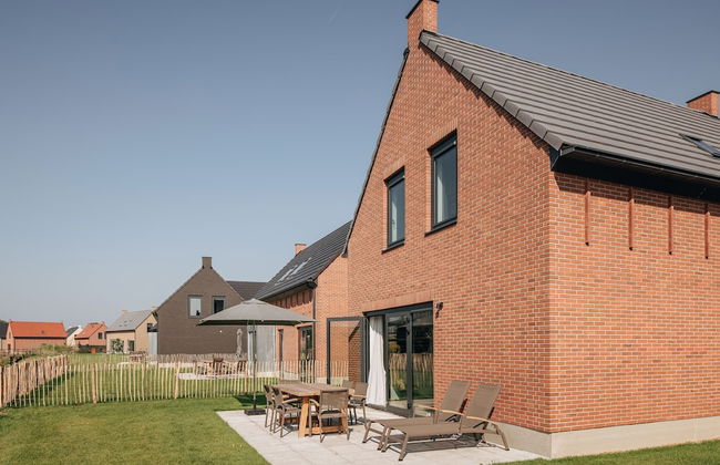 Luxury Villa With Wine Climate Cabinet - Photo 1