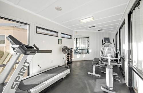 Gulf-front condo on bike path with beach views outdoor pool tennis & gym - Foto 48