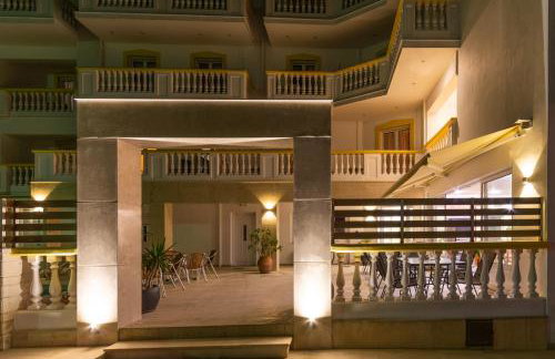 Irini Apartments - Photo 2