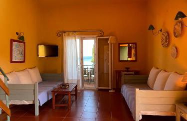 The Yellow Houses - Photo 9