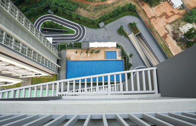 Best Location 2BR Ciputra International Apartment - Photo 34