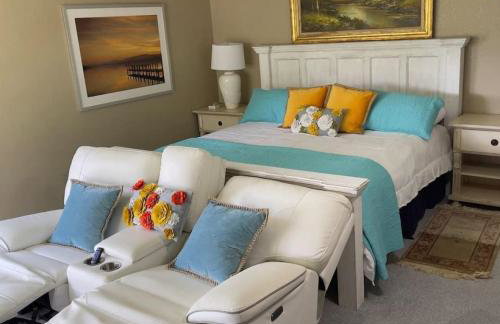 Massive lakefront home with HOT TUB - Foto 25