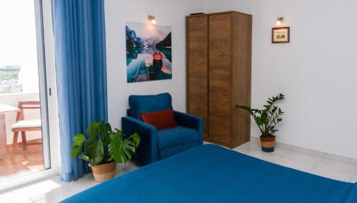 Hillside Studio with Sea View & Fibre Internet - Foto 5