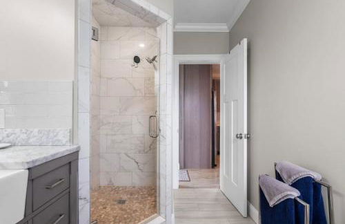 34- Stunning-Newly Remodeled - Foto 32