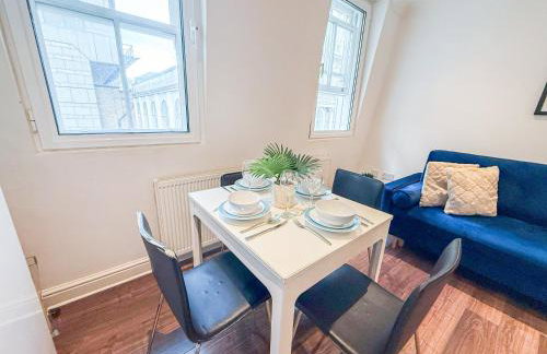 Promo Rate - 2BDR flat with AC in Embankment near Charing Cross, Trafalgar Square, London Eye, Big Ben - Photo 11