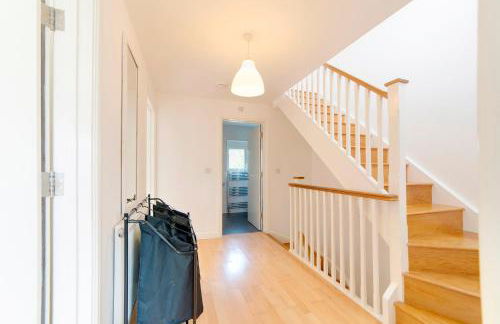 Pass the Keys 49 Byron Square Modern and Spacious 3 Bed Home with Free Parking - Foto 40