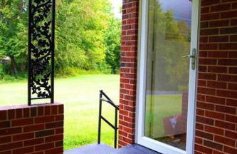 Spacious Pet Friendly Home - Photo 53