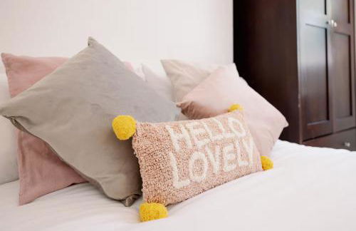 Bright, Spacious 2-bed, 5 mins from Tube, Sleeps 4 - Pass the Keys - Foto 32