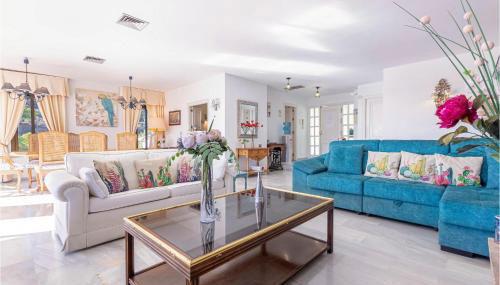 Lilia Barajas - Photo 5