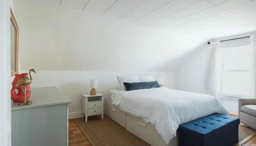 Stay at East Gloucester - Photo 5