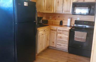 The Genoa - An Amish Built Deluxe Cabin - Foto 2