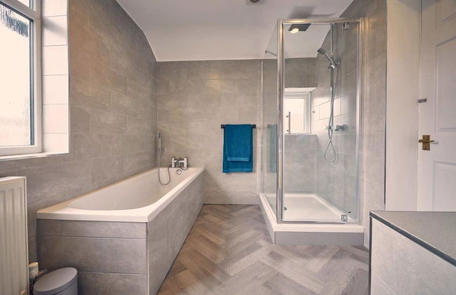 Host Stay Silverlinings - Photo 6