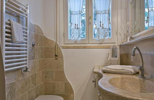 Huge Holiday Home in Marina di Castagneto Carducci near Sea - Foto 48