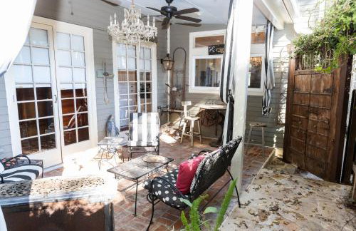 The Dollhouse - 3 Bed, 2 Bath, Walk to Downtown - Foto 37