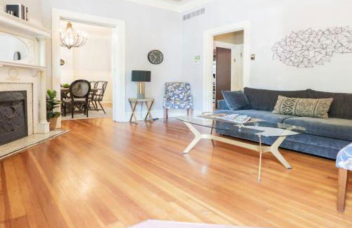 Posh 4 floor Soulard Family Home ABODEbucks - Foto 6