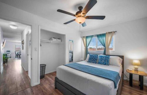 Family Retreat w/ Theater, Pool & Outdoor Dining - Foto 26