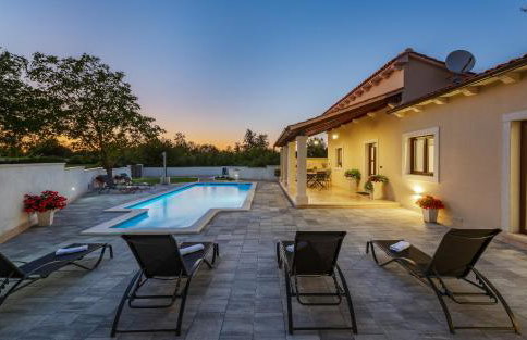 Villa Desapemani with heated pool - Photo 32